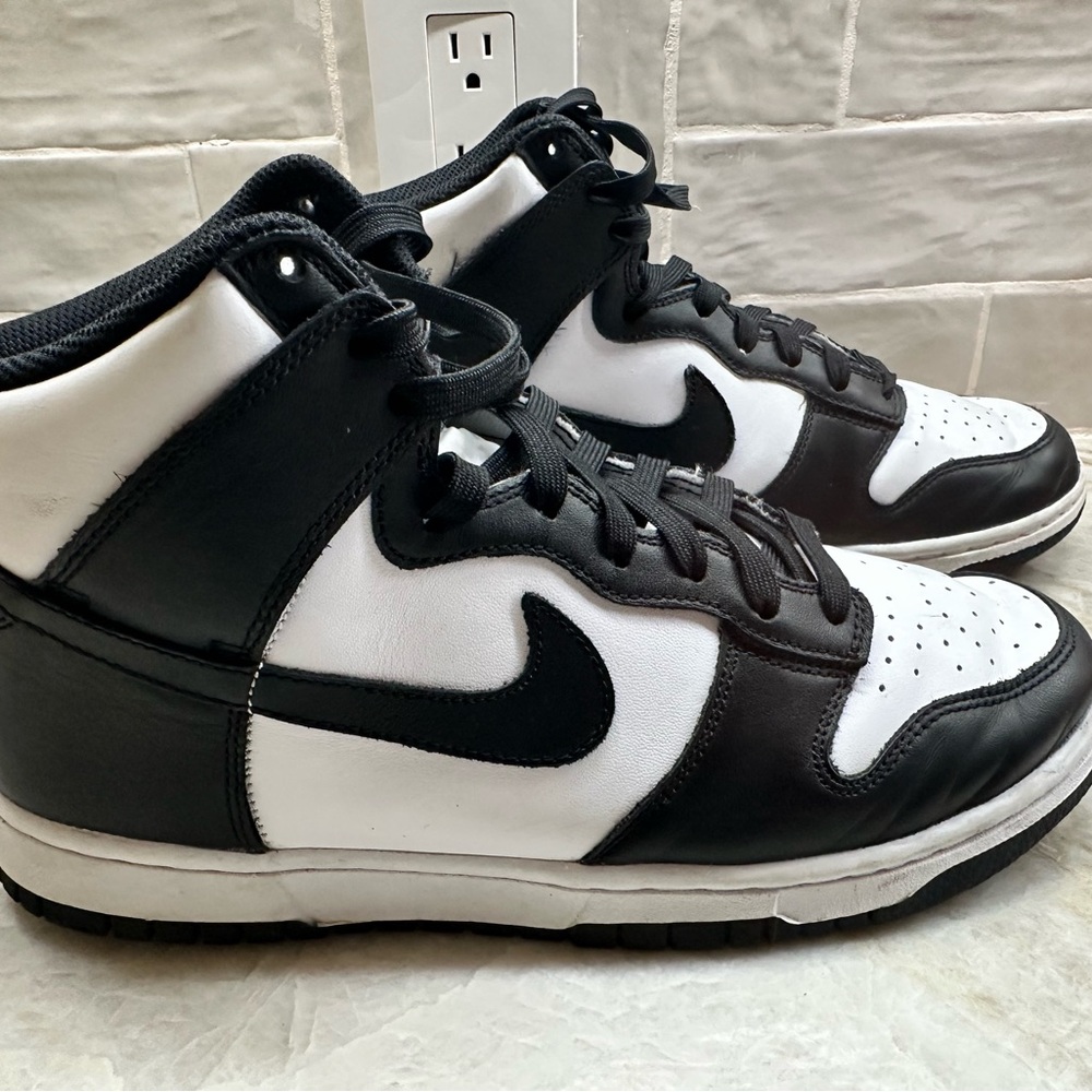 Nike Dunk High Black White Panda